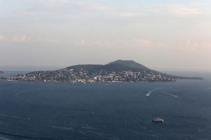 Göçmenlerden 6 bin Euro aldı, İtalya diye Büyükada'ya yolladı