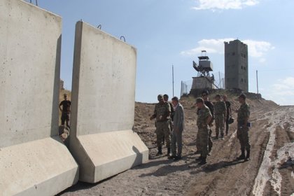 Ağrı'da işçileri taşıyan aracın geçişi sırasında patlama: 1 ölü, 7 yaralı