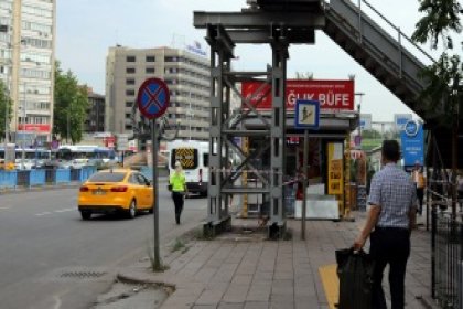 Ankara'da ömrünü tamamlayan üst geçitler kaldırılıyor