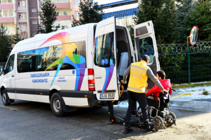 Beylikdüzü Belediyesi’nin hasta nakil hizmetleri 25 bini aşkın kişiye ulaştı