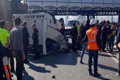 Down sendromlu çocukları taşıyan minibüs devrildi: 4'ü ağır 29 yaralı