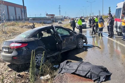 Erzincan'da feci kaza: 2 ölü, 3 yaralı