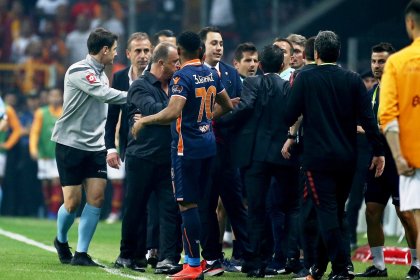 Hasan Şaş'ın stattaki görevliye saldırdığı anlar ortaya çıktı