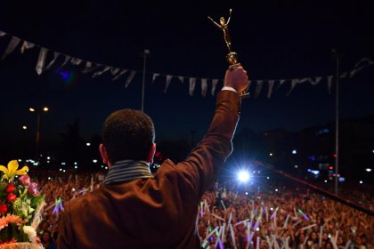 İBB başkanı İmamoğlu'na, Karadeniz Ereğli Uluslararası Sevgi Barış Dostluk Kültür ve Sanat Festivalinde "Sevgi, Dostluk ve Barış Ödülü"