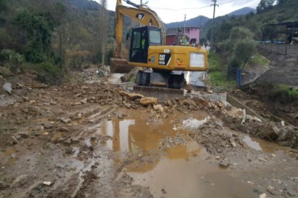 İzmir'de selden perişan olan çiftçinin sorunları Meclis gündeminde