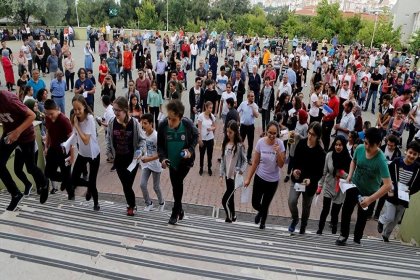 MEB'den lise son sınıf öğrencilerine 'devamsızlık' affı
