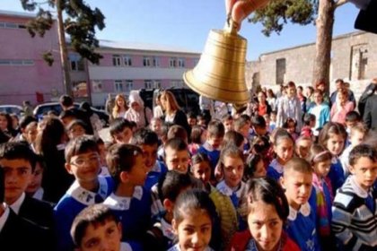 ''Öğrenciler 'güle güle' yerine çoğunlukla 'bye bye' diyor''