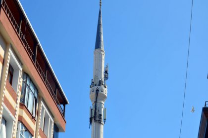 Para hırsı minareyi baz istasyonuna dönüştürdü