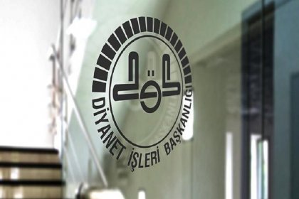 Sigara içen Diyanet personeline hac görevi verilmeyecek