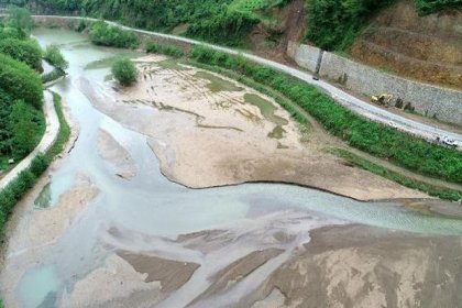 Tabiat parkı olan Sera Gölü, HES ve kirlilik yüzünden bataklığa döndü