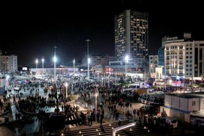 Taksim Meydanı araç trafiğine açıldı