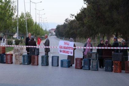 'Tapulu arazimiz' deyip Pamukkale yolunu kapattılar