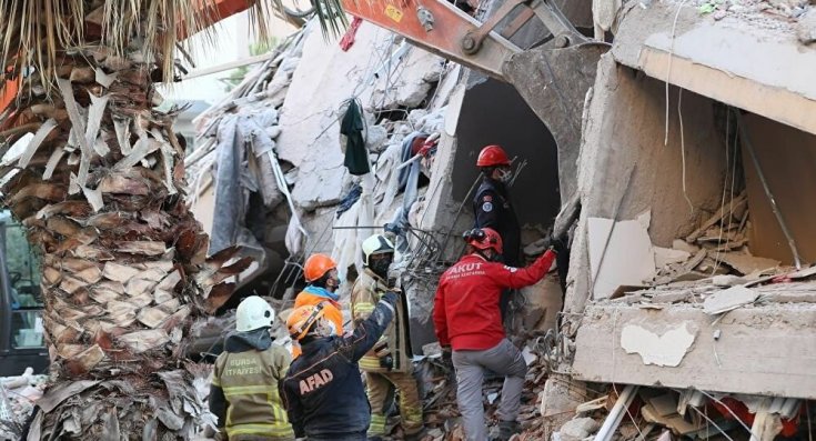 AFAD son açıklamasında İzmir depreminden sonra 658 artçı sarsıntı yaşandı; 39 vatandaşımız hayatını kaybetti, 885 vatandaşımız yaralandı