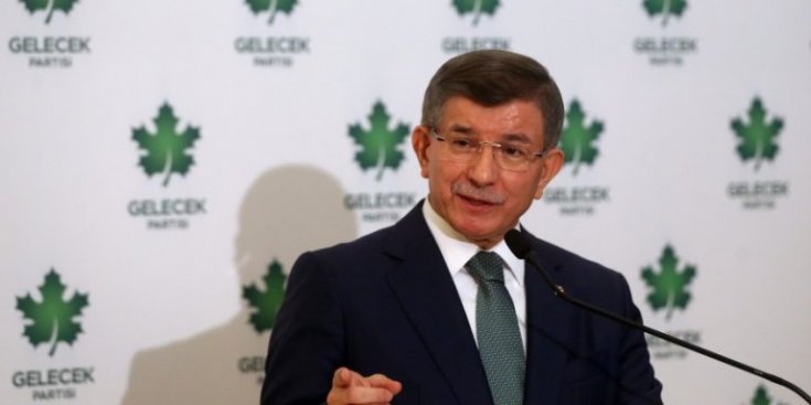 Davutoğlu'ndan AKP kongresiyle ilgili açıklama: Arkadaşlara güvenimde yanıldığımı MKYK’da düzenlenen parti içi darbede fark ettim