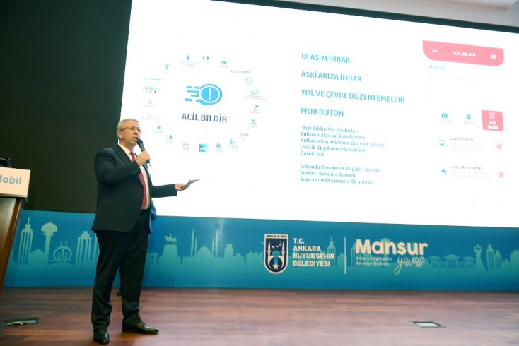Mansur Yavaş, Türkiye’nin ilk mobil Akıllı Belediye uygulaması 'Başkent Mobil'i tanıttı