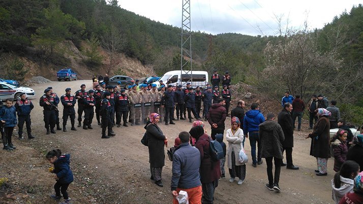 40 maden işçisi 3 gündür yerin 140 metre altında eylemde