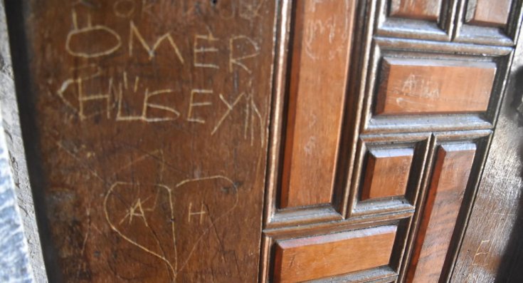 500 yıllık Selimiye Camii’nin kapılarına isimlerini yazdılar, savcılık soruşturma başlattı