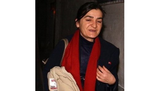 Gazeteci Müyesser Yıldız'ın “gizli belge yaymak” suçu ile tutuklu yargılandığı davanın ilk duruşması bugün Ankara 26. Ağır Ceza Mahkemesi’nde görülecek