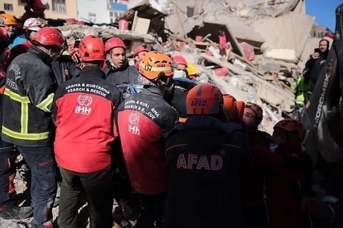 AFAD'dan Elazığ depremi son açıklama; 45 kişi kurtarıldı, ölü sayısı 31, yaralı sayısı 1556