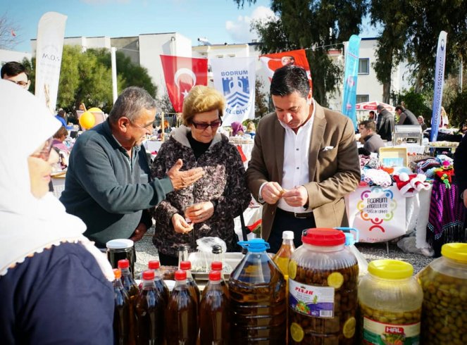 Ahmet Aras Mandalina Hasat Şenliği'nde