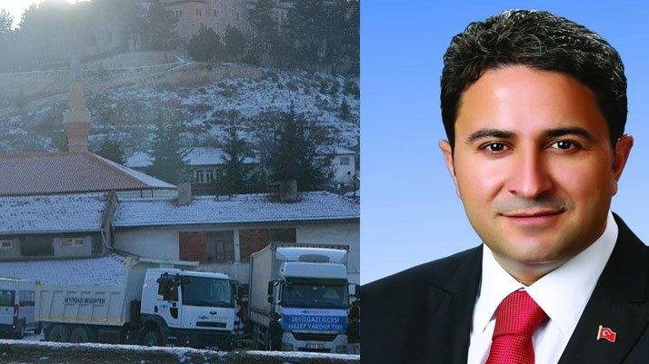 AKP’li eski belediye başkanı müdür oldu