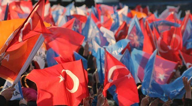 AKP'nin üye sayısı 50 günde 15 bin kişi düştü