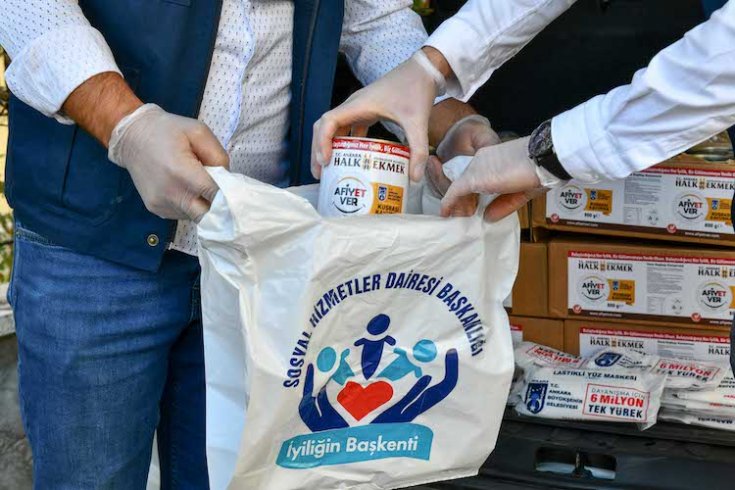 Ankara Büyükşehir Belediyesi, 163 bin aileye gıda ve alışveriş kartı dağıtımına başladı