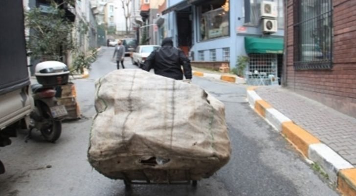 Ankara Büyükşehir Belediyesi kağıt toplayıcılığını yasakladı