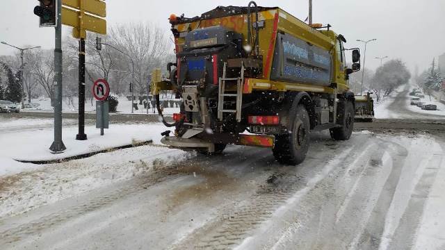Ankara Büyükşehir Belediyesi'nde karla mücadele çalışmaları başladı