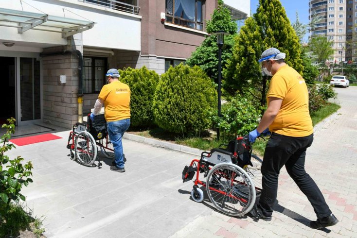Ankara Büyükşehir Belediyesi'nden engellilere sandalye desteği