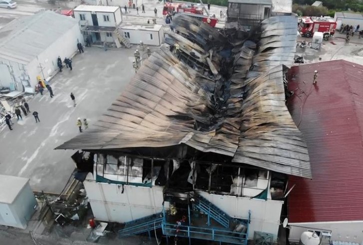 Ataşehir Finans Merkezi'nde yangın: 1 işçi hayatını kaybetti, 5 işçi yaralandı