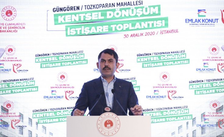 Bakan Murat Kurum, Güngören'de Kentsel Dönüşüm İstişare Toplantısı'nda, riskli alan ilan edilen Tozkoparan mahallesi hak sahipleri ile buluştu