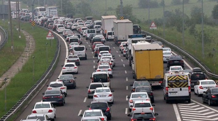 Bakanlıktan trafiğe 'dahiyane' çözüm: '70 km sabit hızla giderseniz sorun kalmaz'