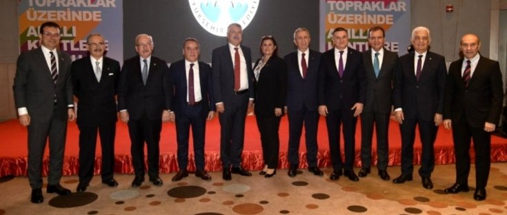 Belediyeler CHP'ye geçince değişiklikler de peş peşe: Belediye meclislerini belediye başkanları değil en çok oyu alan yönetecek!