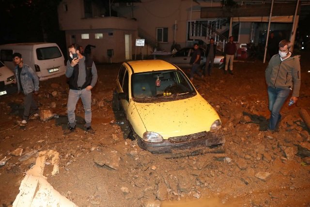 Bursa'da sel; 2 kişi hayatını kaybetti, kayıplar aranıyor