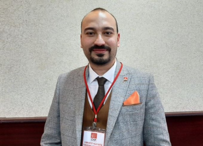 CHP Yunusemre İlçe Başkanlığı'na Yalçın Arcak seçildi