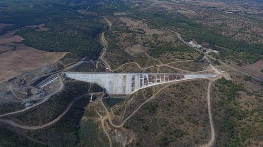 CHP'li belediye sınırları içinde bulunan  Çayırdere Sulama Barajı, AKP'li belediyeye devrediliyor