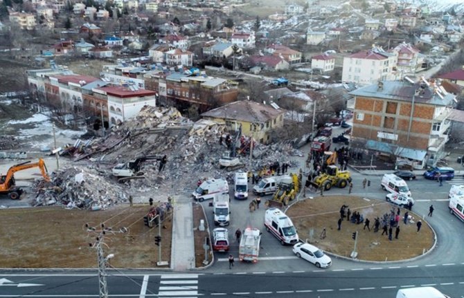 Deprem sonrası 274 artçı sarsıntı meydana geldi