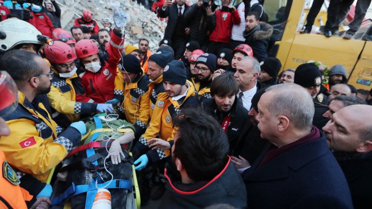 'Depremzede, Erdoğan gelecek diye enkazda bekletildi'