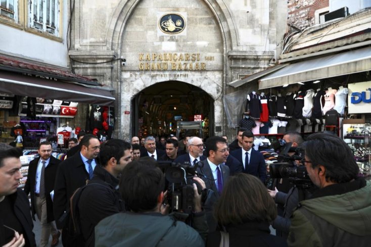 Ekrem İmamoğlu ve yurttaş arasında ulaşım zammı diyaloğu