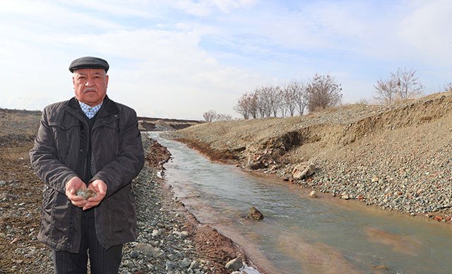 Elazığ depreminde yıkılan binalarda dere kumu kullanılmış