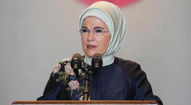 Emine Erdoğan: Emniyet kemerleri erkek sürücülerin anatomisine göre tasarlanıyor