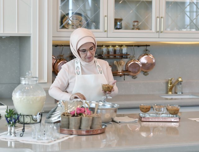 Emine Erdoğan: Türk mutfağını tanıtmaya yönelik bir gastronomi kitabının hazırlığı içindeyiz