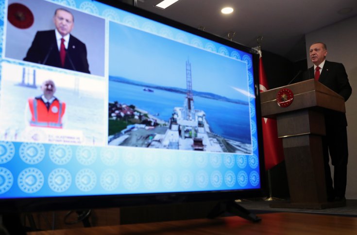 Erdoğan, 1915 Çanakkale Köprüsü çelik kulelerin yerleşme töreninde konuştu; "CHP’nin başını çektiği bir kesim, hep işlerimizi engellemenin, yalan ve iftira ile önümüzü kesmenin gayreti içinde"