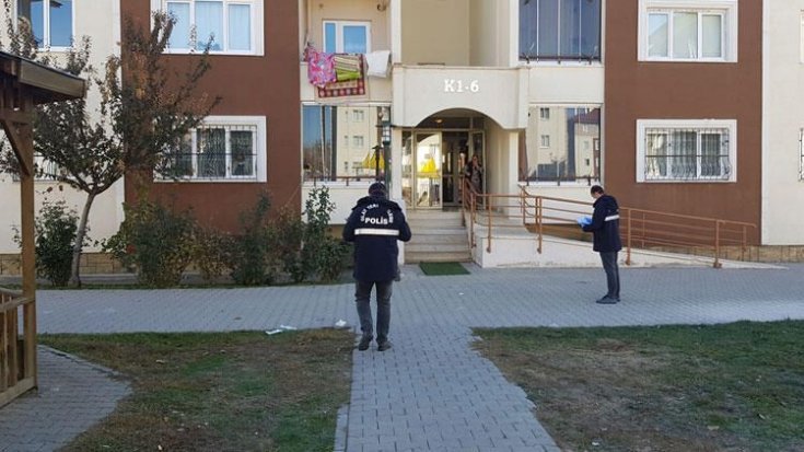 Erzincan'da çatıdan düşen işçi hastanede yaşamını yitirdi