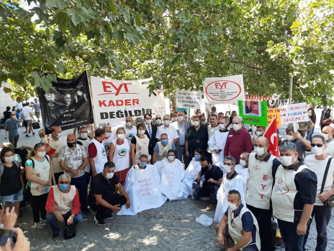 EYT mağdurları İzmir'de sokağa çıktı