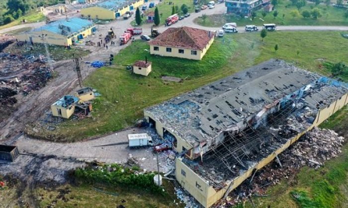 Fabrika sahibi patlamanın suçunu yöneticilere ve işçilere attı