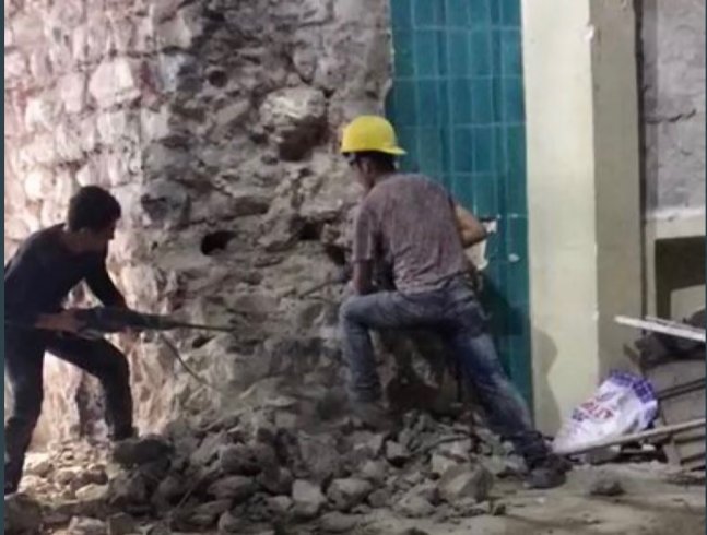 Galata Kulesi'nin yıkılan duvarı alelacele yeniden örüldü