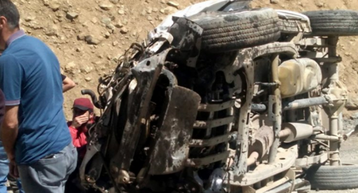 Hakkari'de öğretmenleri taşıyan araç uçuruma devrildi: 6 ölü