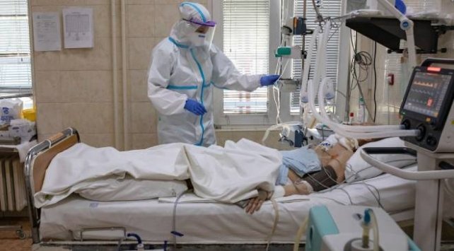 'Hastaneye yatırılan her 100 Covid-19 hastasından biri felç oluyor'